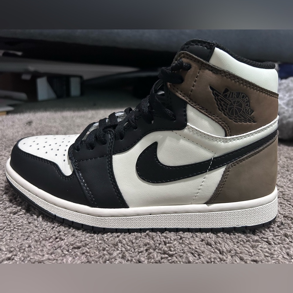 Men’s 8 mochas